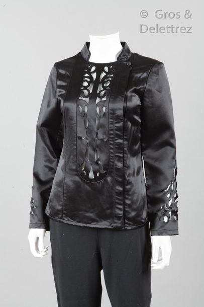 CHANEL par Karl LAGERFELD Métiers d'Art Pre-Fall 2010 - " Paris - Shanghai " Collection

*Black...