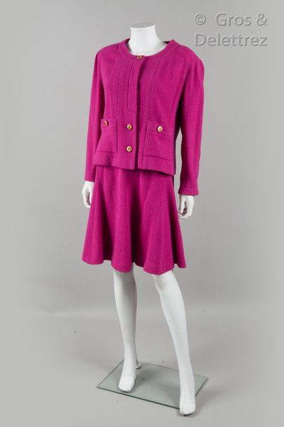 CHANEL *Fuchsia bouclette wool suit, round neckline jacket, single-breasted five-button...