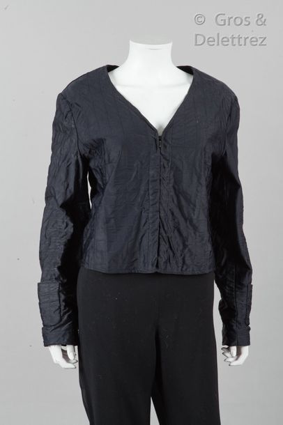 CHANEL identification Transitionnal Collection 2000 Veste zippée en nylon noir à...