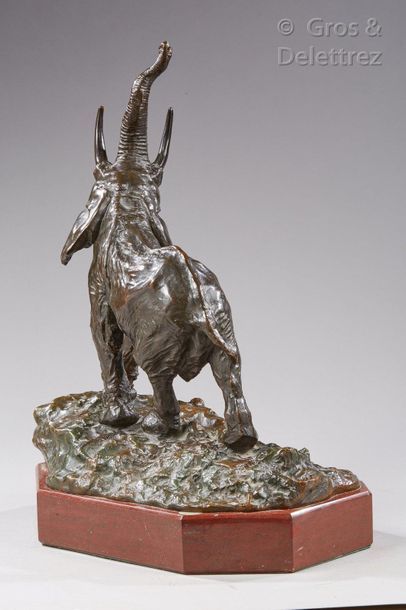 FALIZE ORFEVRE ELEPHANT

Rare et exceptionnelle sculpture en bronze à patine brune...