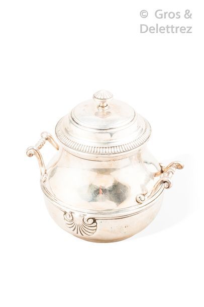 null Silver covered sugar bowl decorated with gadroons, the body decorated with shells....