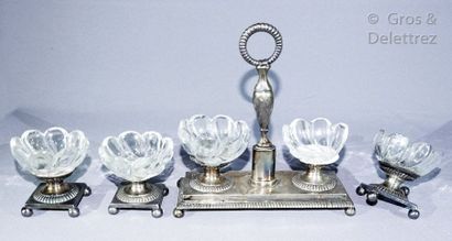 null Suite de trois salières et une salière double en argent à décor de godrons,...