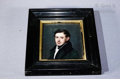 null Rectangular miniature of a man in a black frock Around 18307,5 x 7cm