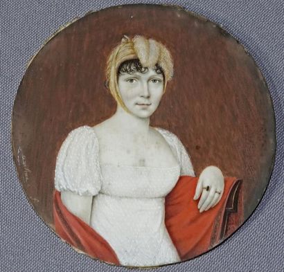 null Two round miniatures représentant :

one, a young woman sitting with a red stole,...