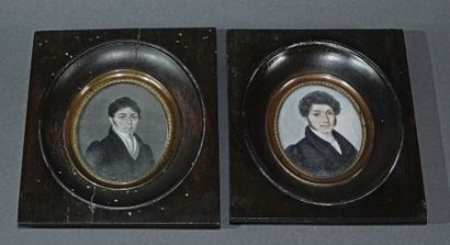 null Two miniatures ovales :

Portraits of men in black frock coats.

Restoration...