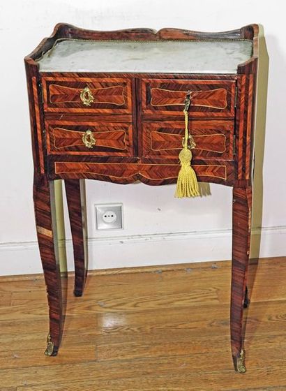 null Small snack table made of veneer inlaid with leaves in reserves, opening by...