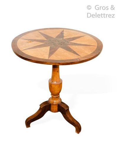 null Tripod pedestal table in light wood, mahogany veneer and rosewood veneer, the...