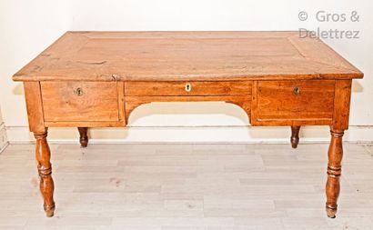 null Flat desk with oak pedestals opening by three drawers, the legs in double baluster....