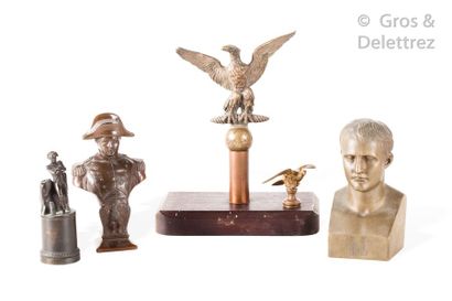 null Ensemble de cinq sujets en bronze sur le thème de Napoléon.