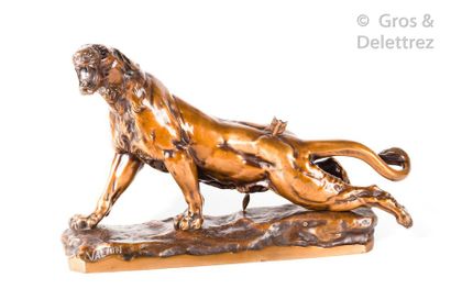 D’après VALTON Lion wounded by an arrow Bronze print with medal patina, signed H....