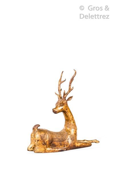null Deer in cast iron gilded with gold leaf

Oriental work of the 20th century

High. :...