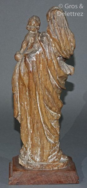 null Statuette de Vierge à l'Enfant en bois tendre sculpté. XVIIIème siècle (décapée,...