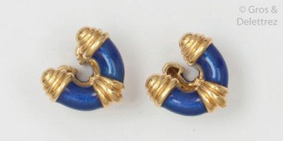D.Webb Pair of cufflinks in gadrooned yellow gold partially enamelled blue. Signed...