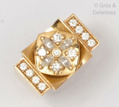 null Ring " Tank " in yellow gold, set with brilliant-cut diamonds and shuttle diamonds....