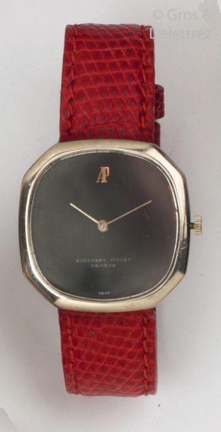 AUDEMARS PIGUET Wrist watch in white gold, hexagonal case, black dial, quartz movement,...