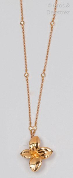 PASQUALE BRUNI Pink gold pendant necklace, decorated with a flower. The chain with...