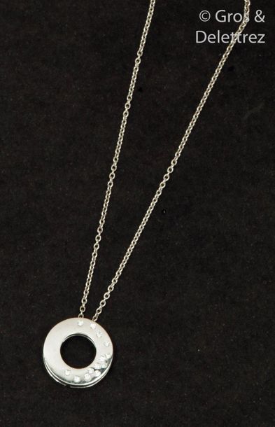 BASHET Chain and pendant " Circulaire " in white gold, adorned with brilliant-cut...