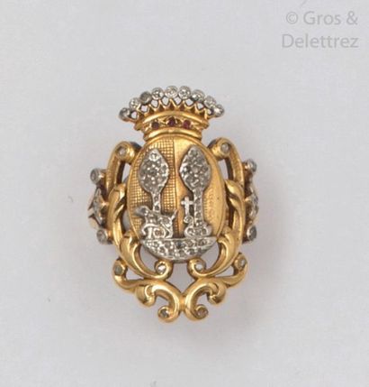 null Yellow gold and platinum ring, adorned with a coat of arms under a count's crown...