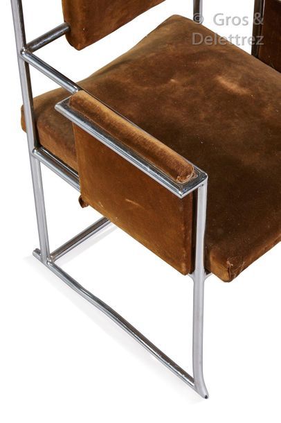 TRAVAIL MODERNISTE Paire de fauteuils modernistes à structure tubulaires en acier chromé

Garniture...