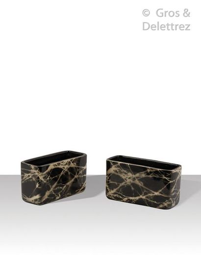 Pol CHAMBOST (1906-1983) Paire de vases modèle «?2125?» dit aussi «?Brique?» en céramique...