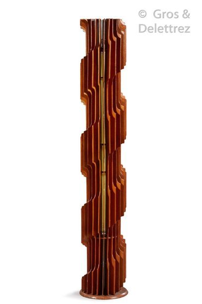 SIMEON COLIN (XXe) Grand lampadaire modèle «Spirale» composé d’une structure d’ailettes...