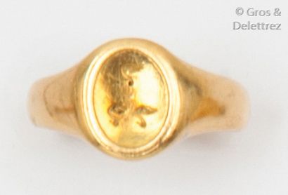 null Ring " Chevalière " in yellow gold. Tour of doigt : 61. P. 6.7g.