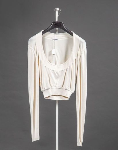 ALAÏA circa 1987/1989 Ensemble en jersey polyester blanc composé d'un body décolleté...