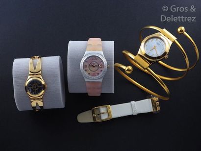 SWATCH SWATCH, lot de 3 montres comprenant les modèles suivants :

-Pack For your...