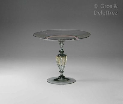 null Large tazza with a bowl decorated with concentric white and red fillets and...