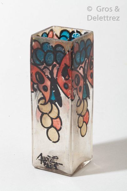 null PARIS Petit vase quadrangulaire en verre émaillé Signé H : 10 cm