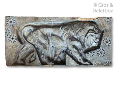 null Paul JOUVE (1880-1973) et Alexandre BIGOT (1862-1910)
« Lion »
Bas-relief en...