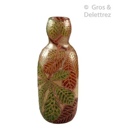 null LOUIS DAMON (1860-1947)



Rare vase à trois pans en verre émaillé vert et brun...