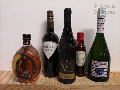 null 5 bouteilles VINS et ALCOOLS A VENDRE EN L’ETAT - 1 bouteille de BANYULS - Mas...