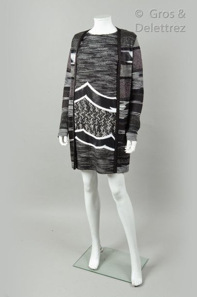 MISSONI Ensemble composé d’une robe sans manche en maille noire, blanche, à motif...