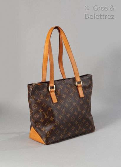 LOUIS VUITTON Bag "Piano" 35cm in Monogram canvas and natural leather, zip closure,...