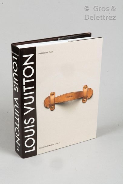 null Lot composé de trois livres, l’un "Louis Vuitton" par Paul-Gérard Pasols 2005...