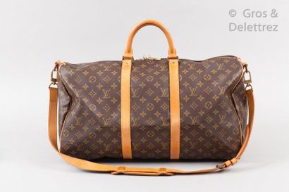 LOUIS VUITTON Year 1990 
Bag "Keepall bandoulière" 50 cm in Monogram canvas and natural...