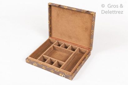 LOUIS VUITTON Monogram canvas jewelry box, compartmentalized velvet interior. (Wear)....