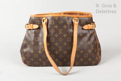 LOUIS VUITTON Year 2009


Batignolles" bag 37cm in Monogram canvas and natural leather,...