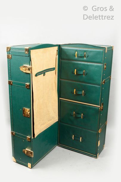 GUCCI Rare spruce leather wardrobe, corners, gilded metal fasteners, interior compartmentalized...