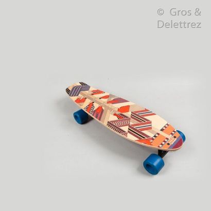 HERMÈS Paris made in France Rare "Zigzag Straps" short skateboard made of sublimated...