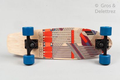 HERMÈS Paris made in France Rare "Zigzag Straps" short skateboard made of sublimated...