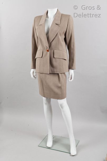 YVES SAINT LAURENT haute couture N°65228 Tailleur en laine beige chiné noir, à motif...