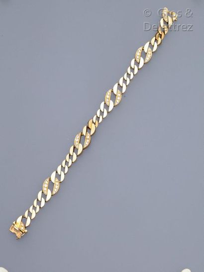 VAN CLEEF & ARPELS Bracelet « Gourmette » en or jaune, des maillons plus importants...