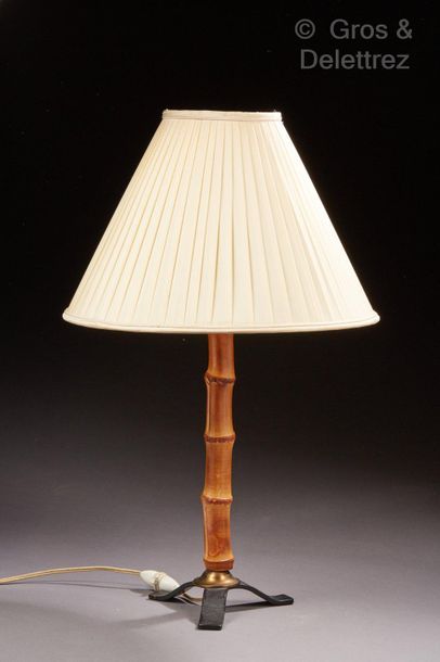 Jacques ADNET (1900-1984), attribué à Bamboo summer lamp resting on a tripod base...