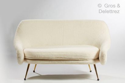 Marco ZANUSO - Edité par ARFLEX Two-seater sofa entirely covered with cream long...