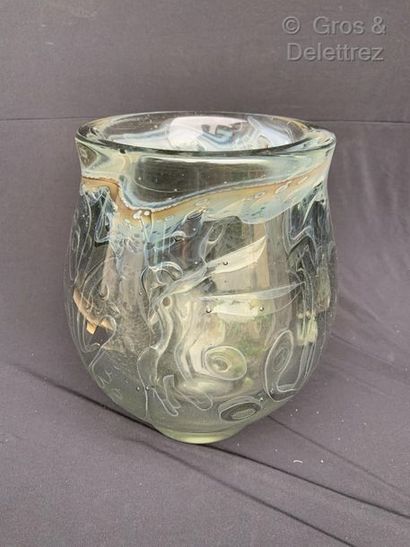 SKRUF - Design?: Bengt Edenfalk Important vase " Thalatta ".

Signature at the tip.

H :...