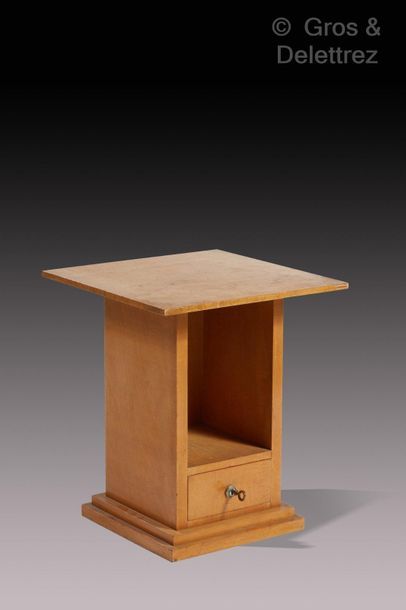 Jules LELEU (1883-1961) Small side table in walnut veneer opening by a drawer in...