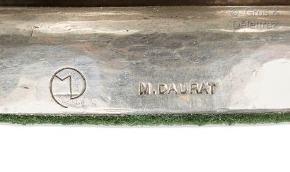 Maurice DAURAT (1880-1989) *Coupe en métal argenté martelé de forme ovoïde agrémentée...
