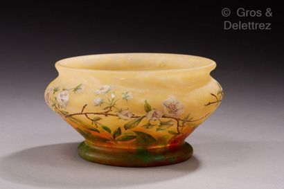 DAUM Nancy Cup on heel in multilayer glass with flower decoration in acid-free polychrome.

Signed...